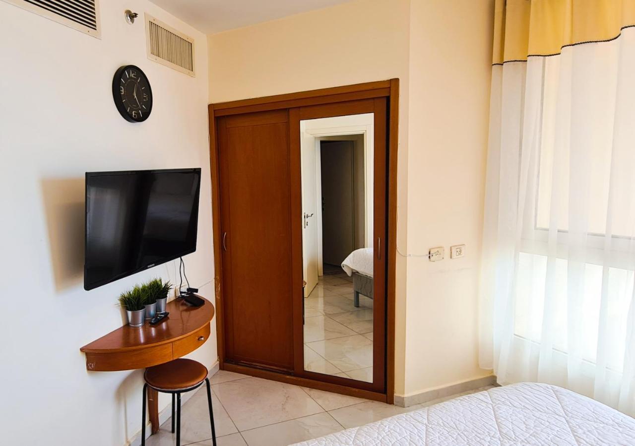 בת ים Go To Apartments In Leonardo מראה חיצוני תמונה