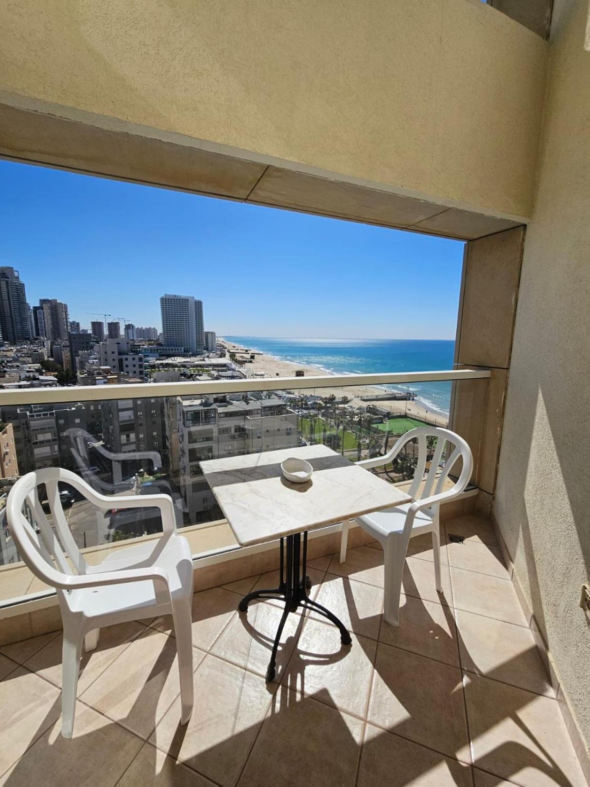 בת ים Go To Apartments In Leonardo מראה חיצוני תמונה