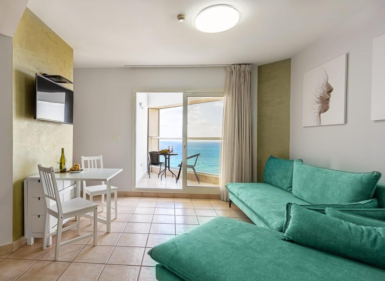 בת ים Go To Apartments In Leonardo חדר תמונה